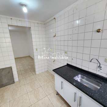 Apartamento em Ferraz de Vasconcelos, bairro Parque São Francisco