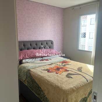 Apartamento em Suzano, bairro Vila Urupês