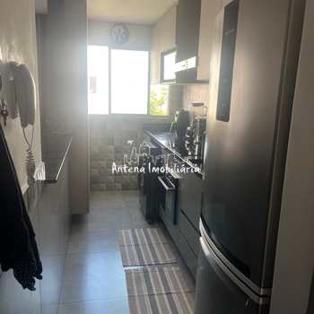 Apartamento em Suzano, bairro Vila Urupês