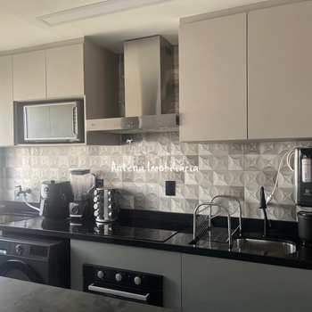 Apartamento em Suzano, bairro Vila Urupês