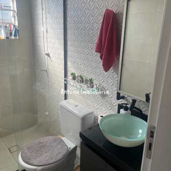 Apartamento em Suzano, bairro Vila Urupês