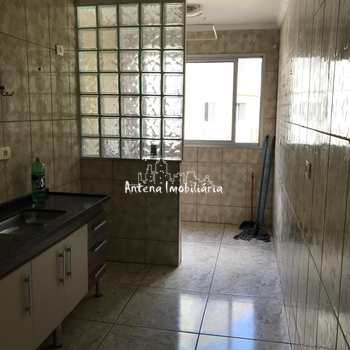 Apartamento em Ferraz de Vasconcelos, bairro Vila Solar