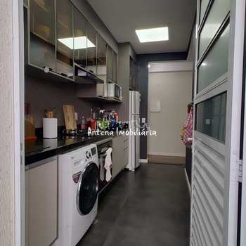 Apartamento em Ferraz de Vasconcelos, bairro Vila Romanópolis