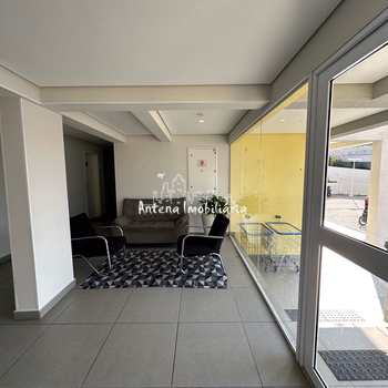 Apartamento em Ferraz de Vasconcelos, bairro Vila Romanópolis