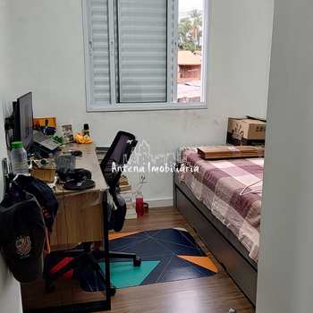 Apartamento em Ferraz de Vasconcelos, bairro Vila Romanópolis