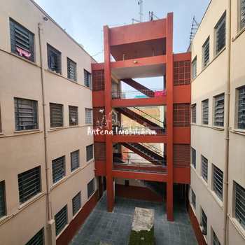 Apartamento em Ferraz de Vasconcelos, bairro Parque Dourado