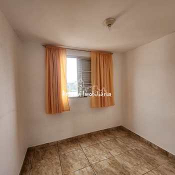Apartamento em Ferraz de Vasconcelos, bairro Parque Dourado