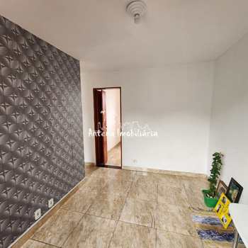 Apartamento em Ferraz de Vasconcelos, bairro Parque Dourado