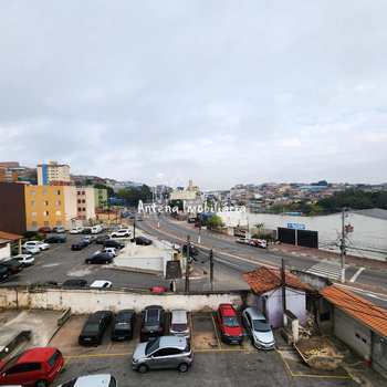 Apartamento em Ferraz de Vasconcelos, bairro Parque Dourado