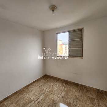 Apartamento em Ferraz de Vasconcelos, bairro Parque Dourado