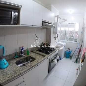 Apartamento em Mogi das Cruzes, bairro Mogi Moderno