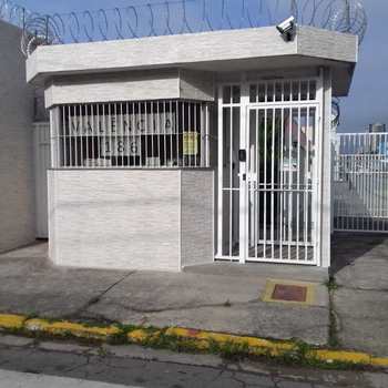 Apartamento em Suzano, bairro Vila Urupês