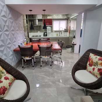 Apartamento em Guarujá, bairro Barra Funda
