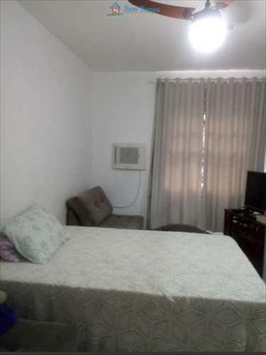 Apartamento, código 9881 em Santos, bairro Aparecida