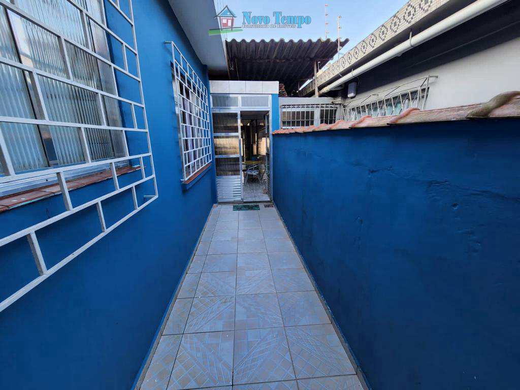 Casa em São Vicente, no bairro Catiapoa