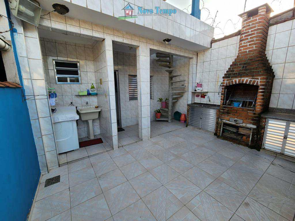 Casa em São Vicente, no bairro Catiapoa