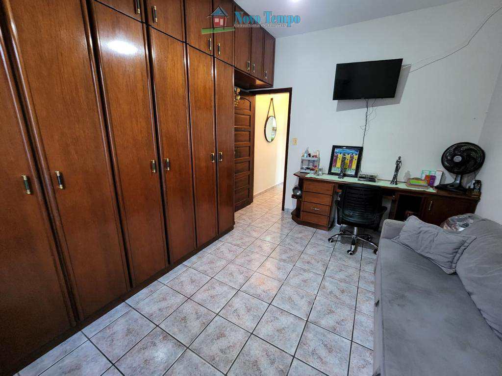 Casa em São Vicente, no bairro Catiapoa