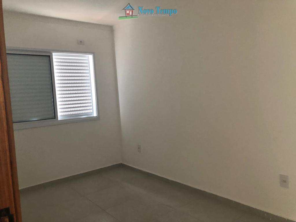 Casa em São Vicente, no bairro Parque Bitaru