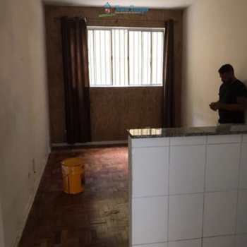 Kitnet em Santos, bairro José Menino