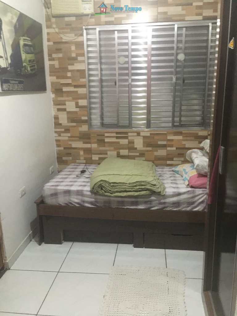 Casa em Santos, no bairro Caneleira