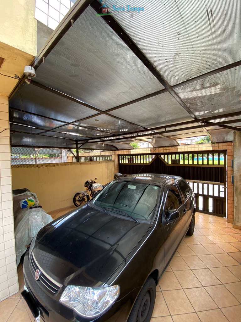 Sobrado de Vila em São Vicente, no bairro Vila Valença
