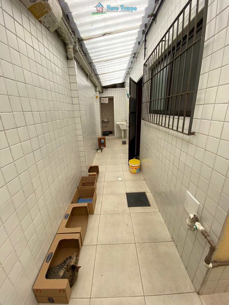 Sobrado de Vila em São Vicente, no bairro Vila Valença