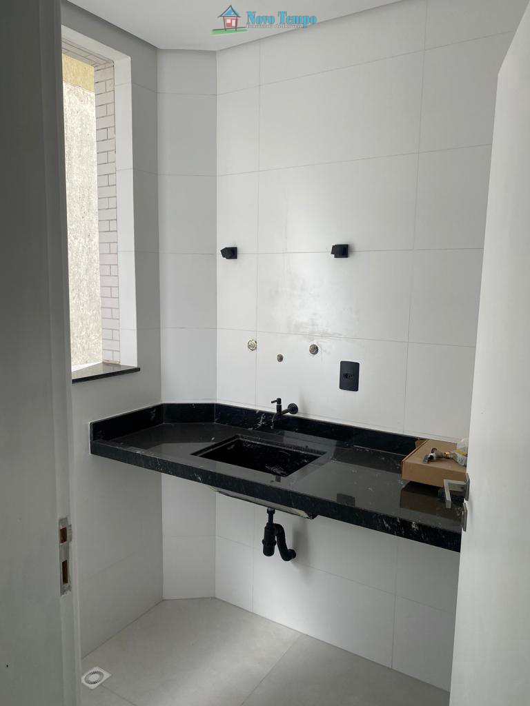 Casa em Santos, no bairro Boqueirão