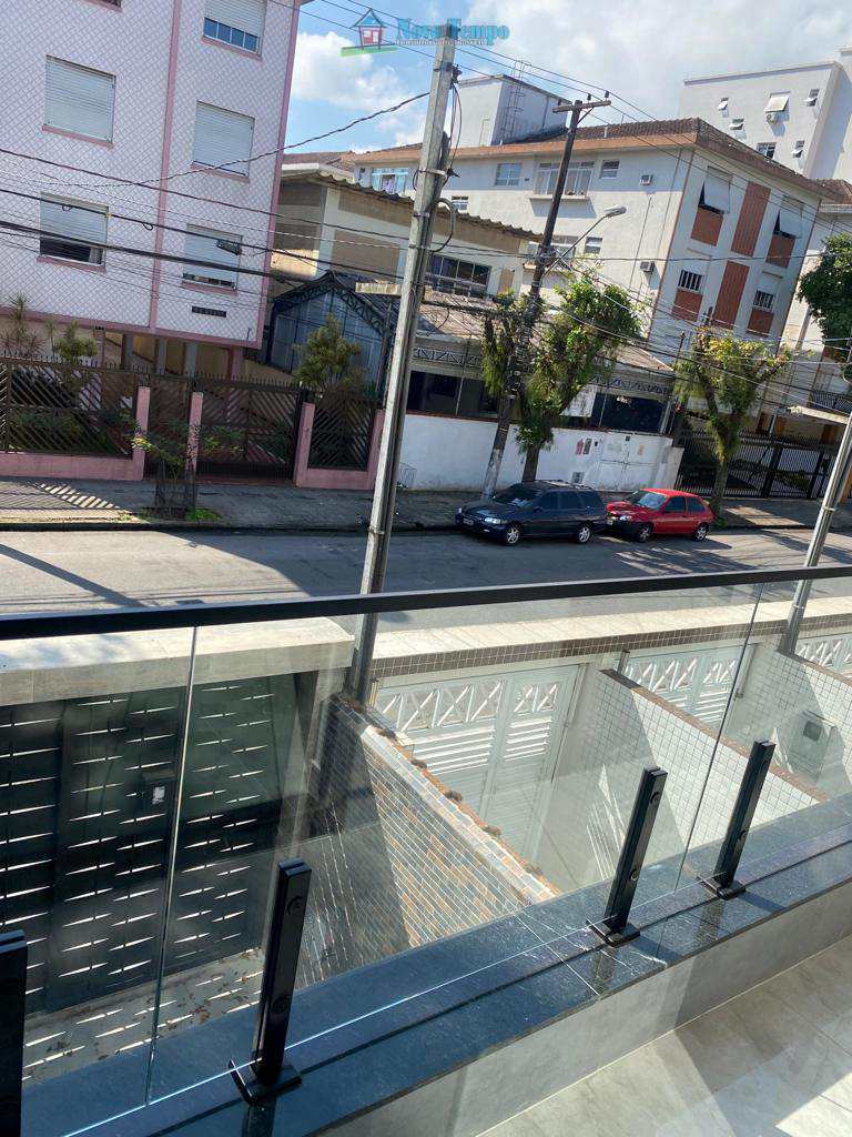 Casa em Santos, no bairro Boqueirão