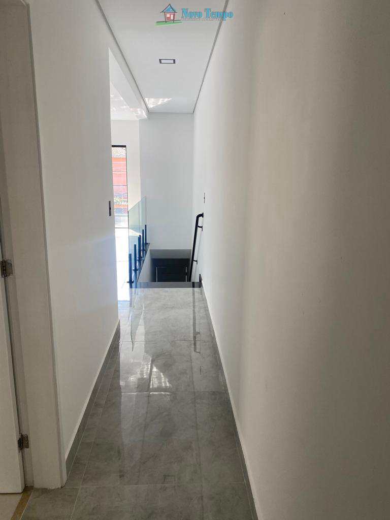 Casa em Santos, no bairro Boqueirão