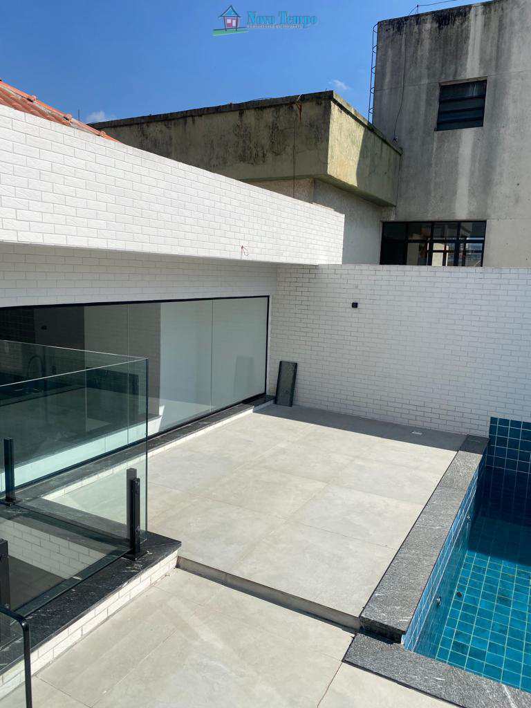 Casa em Santos, no bairro Boqueirão