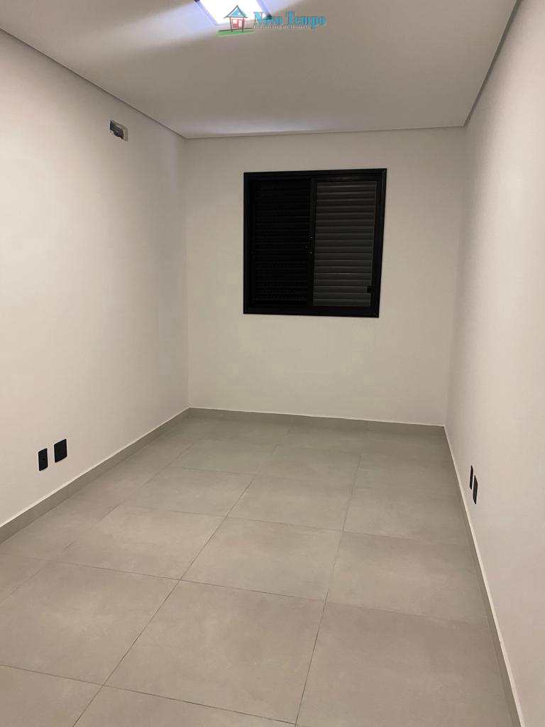 Casa em Santos, no bairro Boqueirão
