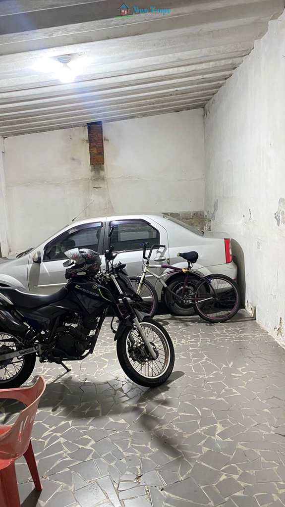 Casa em Santos, no bairro Castelo