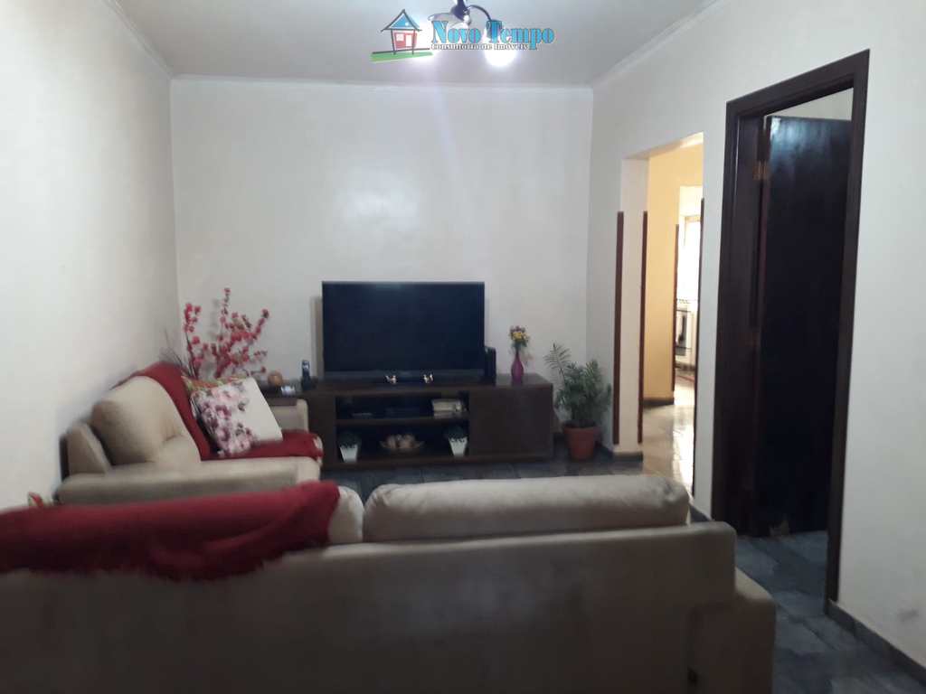 Casa em Santos, no bairro São Jorge