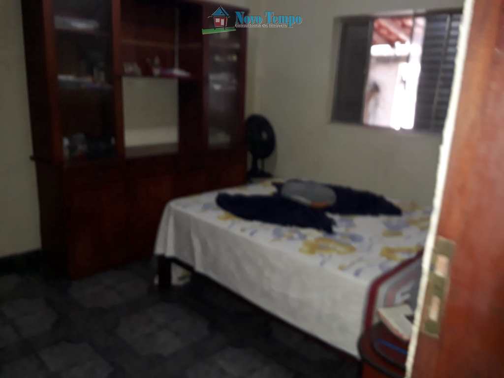 Casa em Santos, no bairro São Jorge