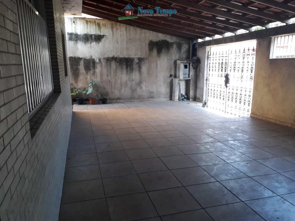 Casa em Santos, no bairro São Jorge