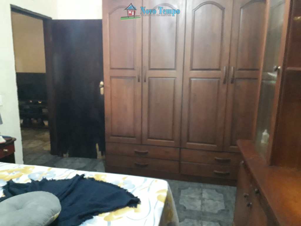 Casa em Santos, no bairro São Jorge