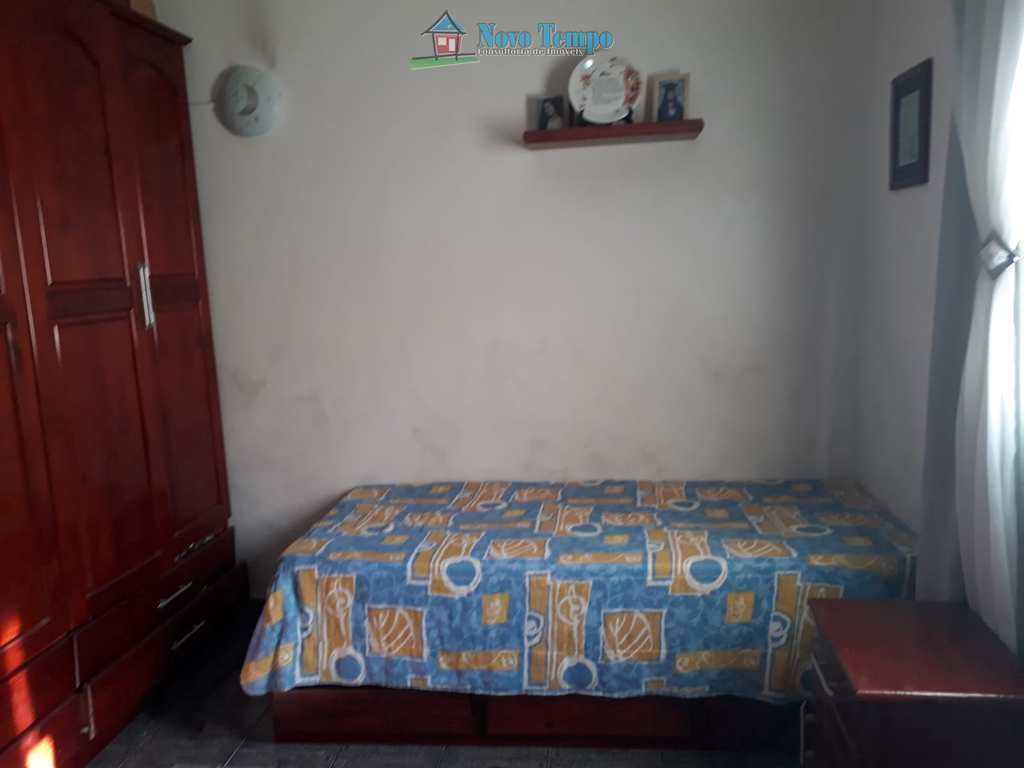 Casa em Santos, no bairro São Jorge