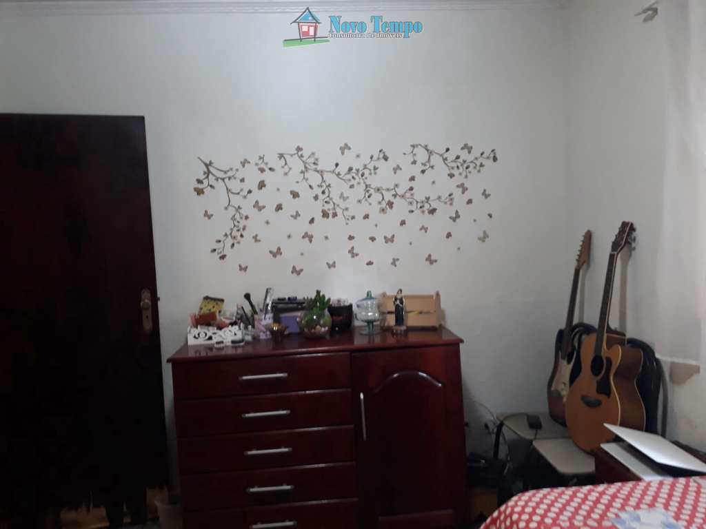 Casa em Santos, no bairro São Jorge