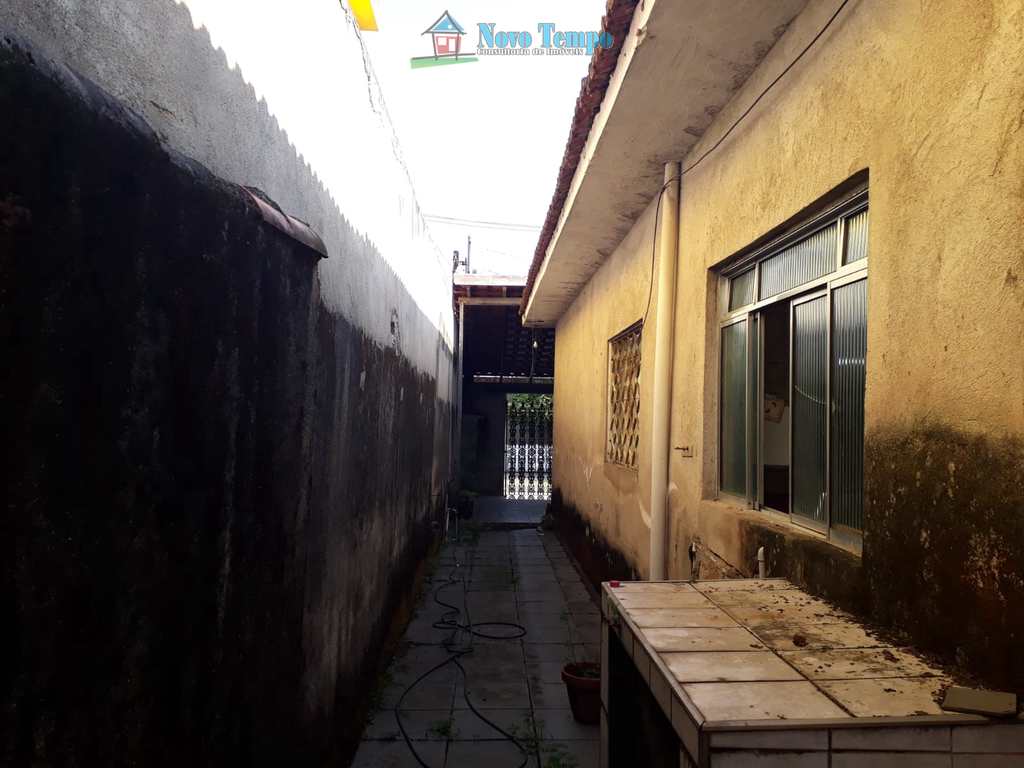 Casa em Santos, no bairro São Jorge