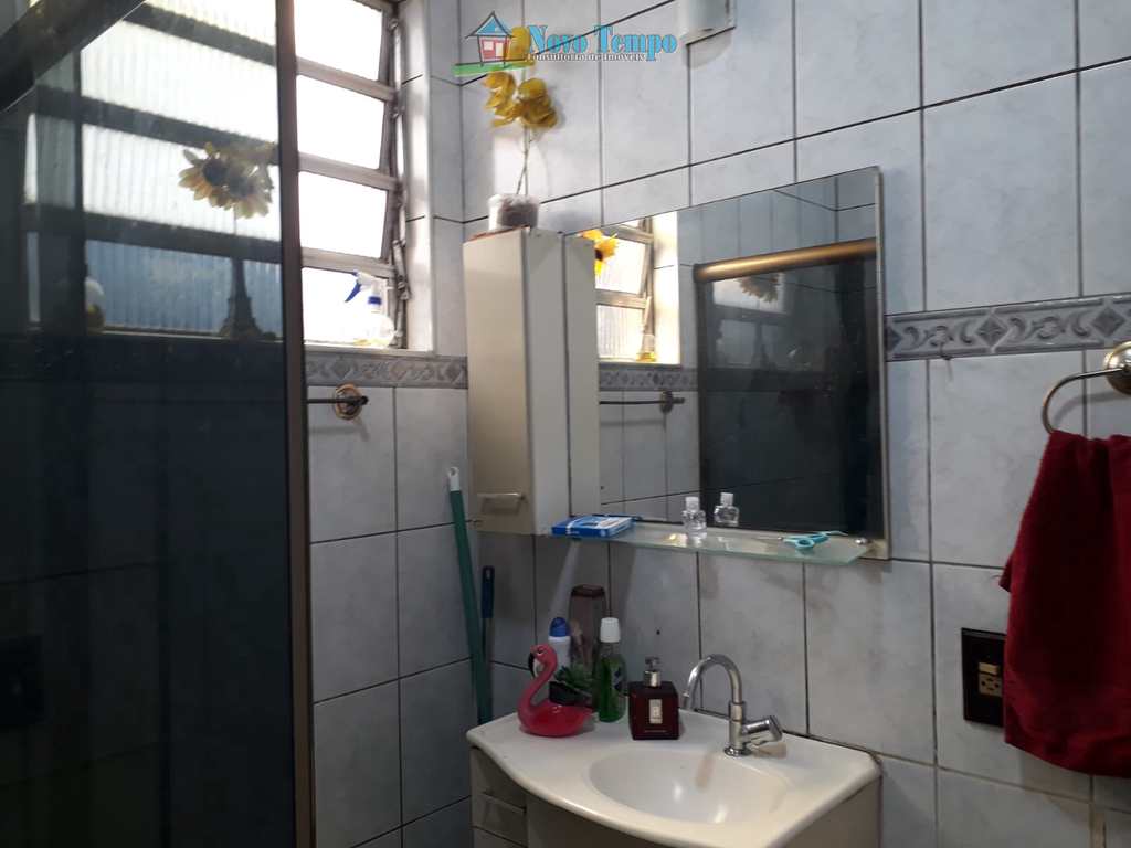 Casa em Santos, no bairro São Jorge
