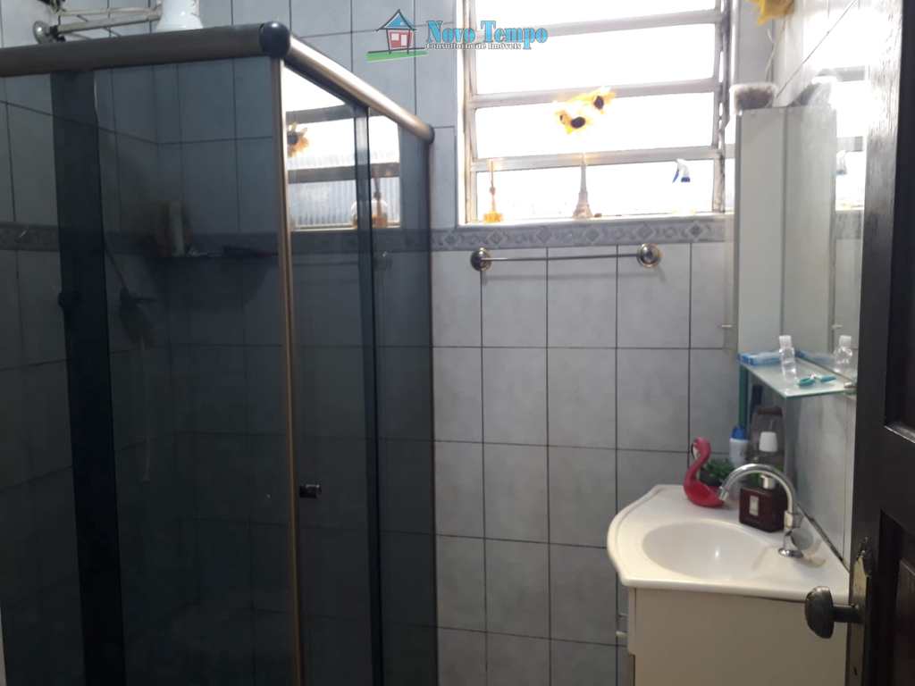 Casa em Santos, no bairro São Jorge