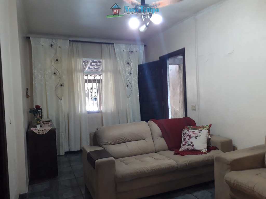 Casa em Santos, no bairro São Jorge