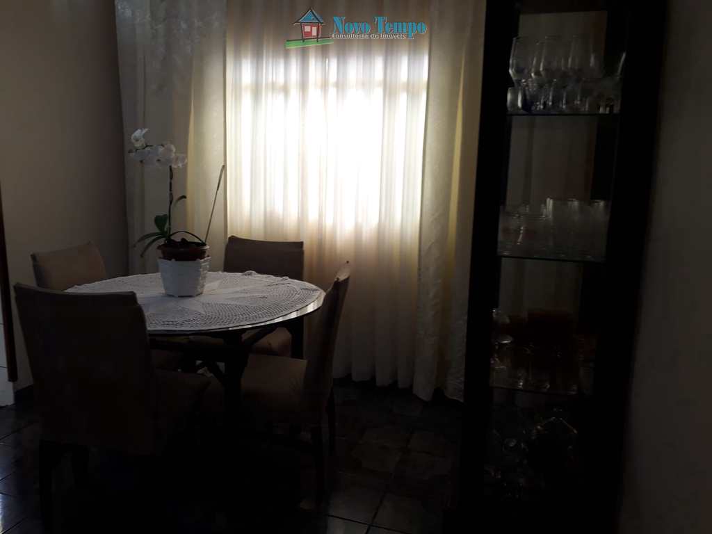 Casa em Santos, no bairro São Jorge