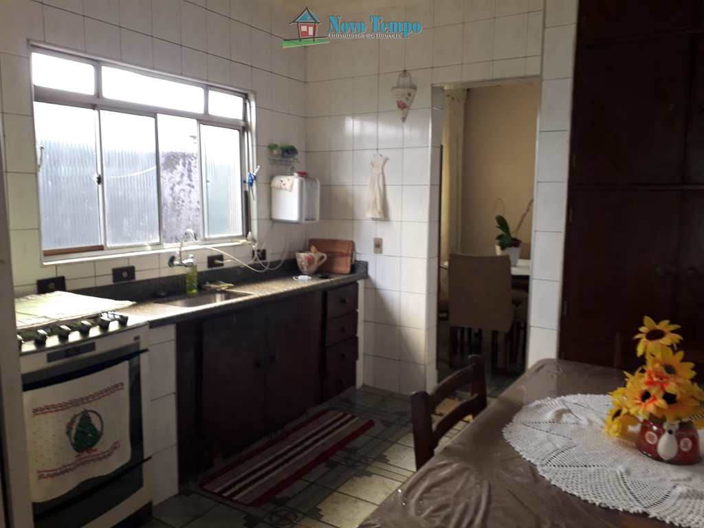 Casa em Santos, no bairro São Jorge