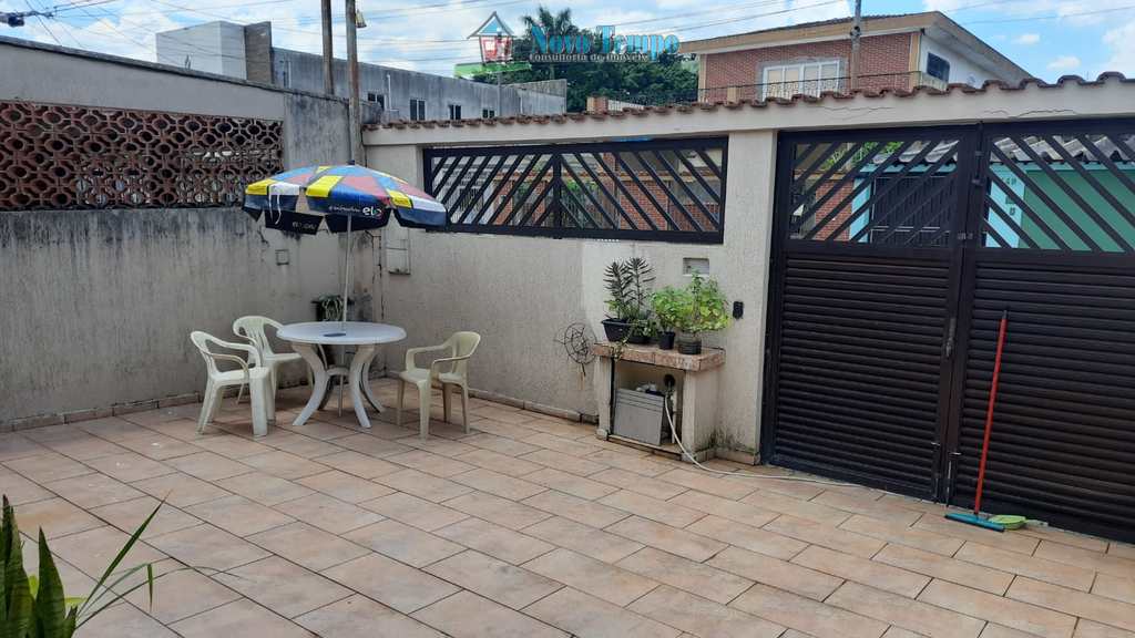 Casa em Santos, no bairro São Jorge
