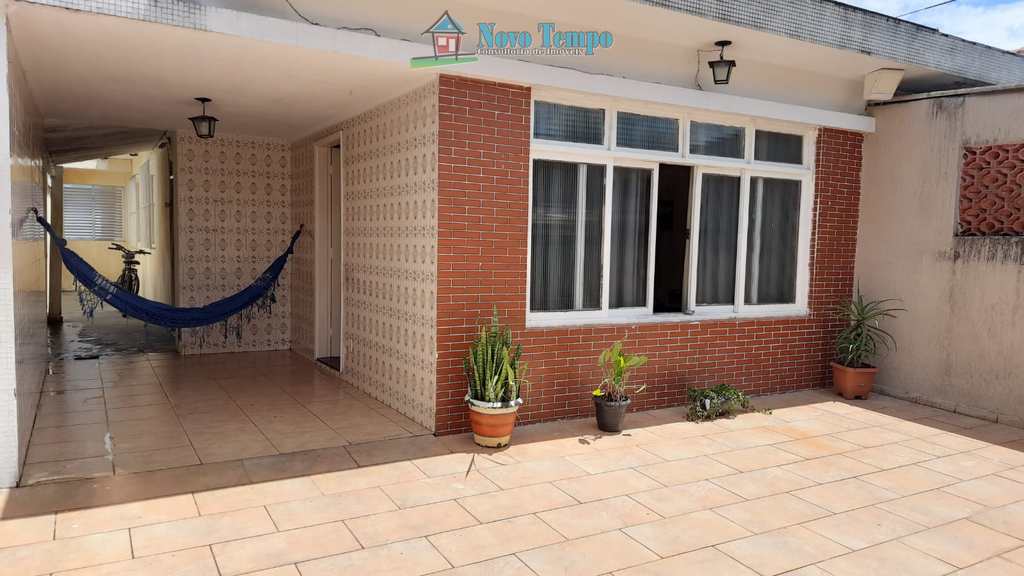 Casa em Santos, no bairro São Jorge