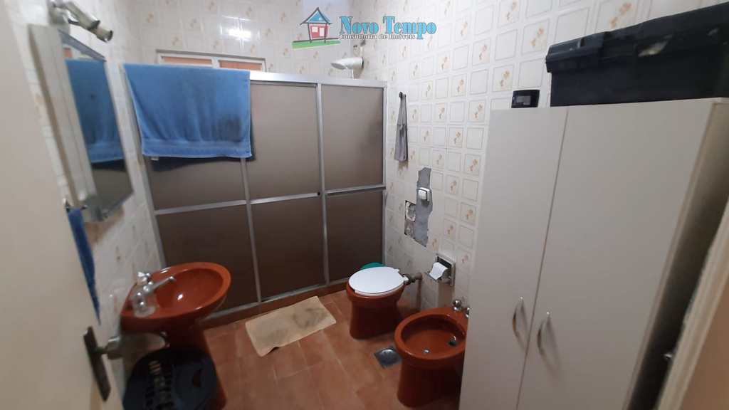 Casa em Santos, no bairro São Jorge