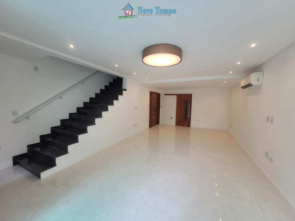 Casa em Santos, no bairro Gonzaga