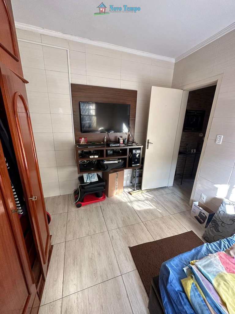 Casa em São Vicente, no bairro Parque Bitaru