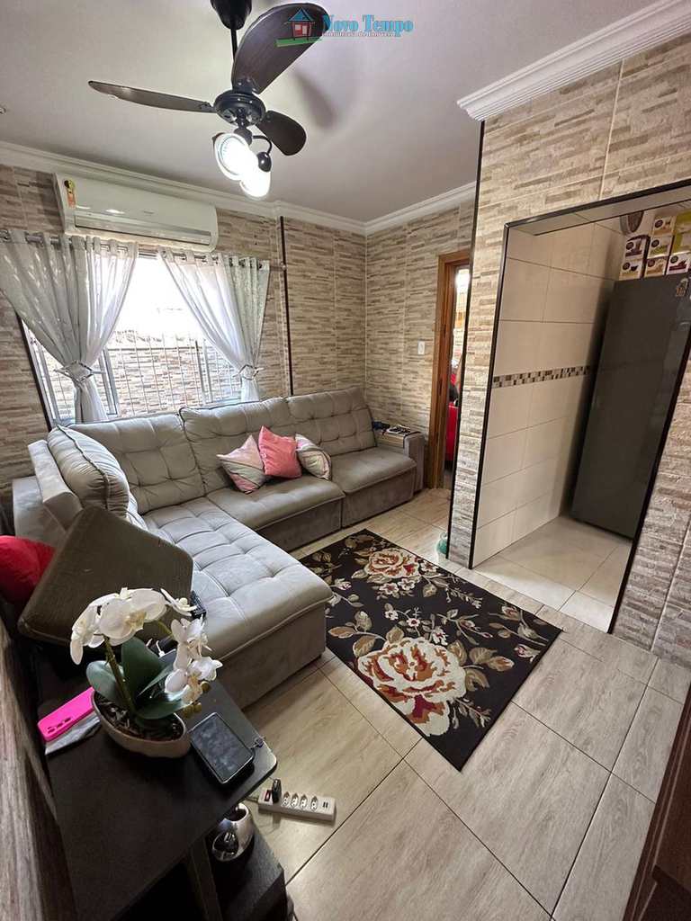 Casa em São Vicente, no bairro Parque Bitaru